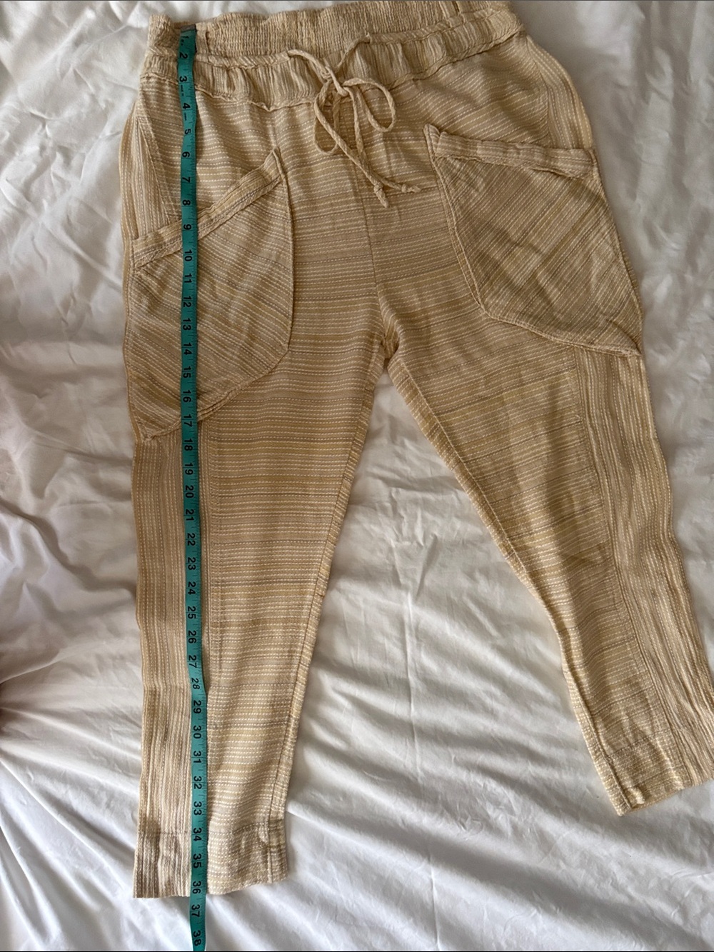 Free People Drawstring Cargo Capris in Cream Size M - Picture 4 of 8